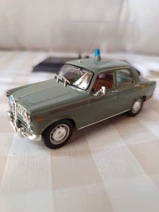 Coche Colección Alfa Romeo Giulieta Polizia