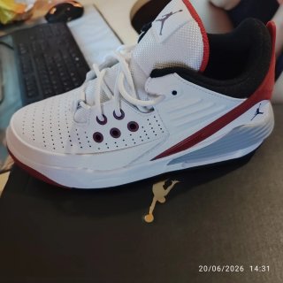 Zapatillas Jordan Nuevas Blancas y Rojas