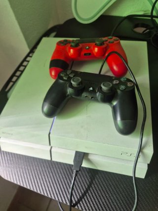 PS4 (PlayStation 4) Blanca con 2 mandos + Avengers