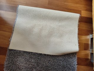 Tappeto antiscivolo in pelo grigio