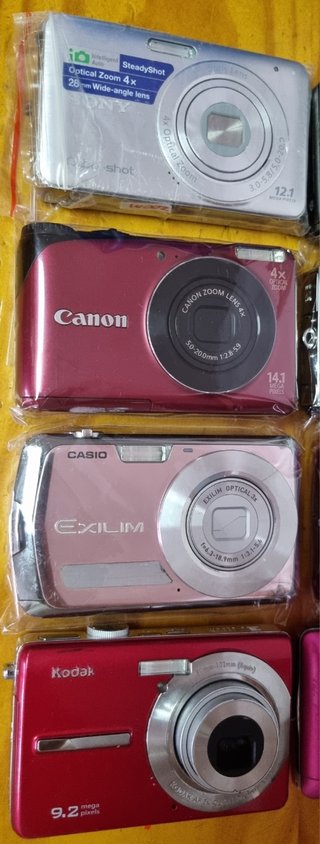 Lote di fotocamere digitali compatte