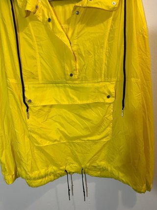 Cortavientos Stradivarius Amarillo Talla L