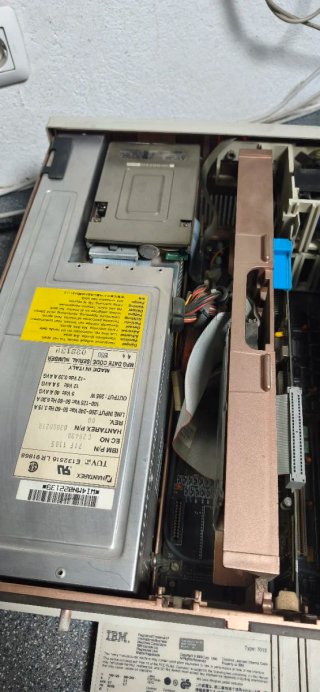Servidor IBM RISC System 6000 320