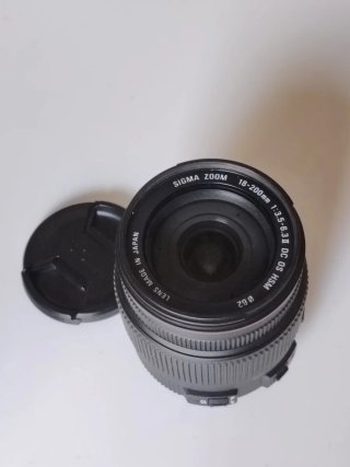 Sigma 18-200mm f/3.5-6.3 dc OS HSM