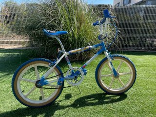 Bicicleta BH California SKY BMX