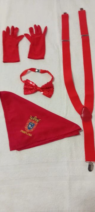 Lote San Fermín: Guantes, Pajarita, Tirantes y Pañ