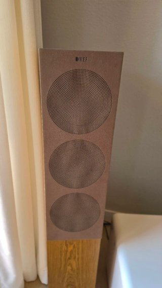 Altavoces KEF R7 (versión anterior a Meta)