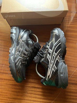 Asics Gel Kayano negras talla 42