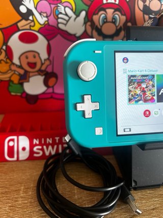 Nintendo Switch Lite Edición Especial COMO NUEVA