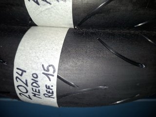 Neumáticos slicks rayados moto 3