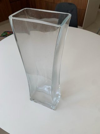 Jarrón de cristal transparente