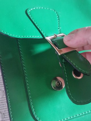 Bolso verde efecto piel Misako
