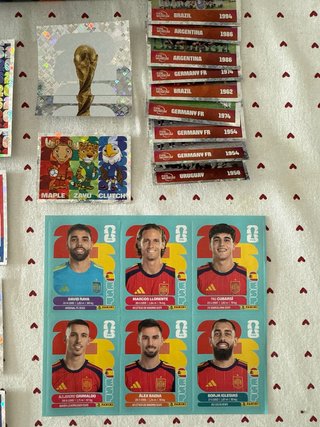 Estuche oferta +1000 cromos fifa world 2026
