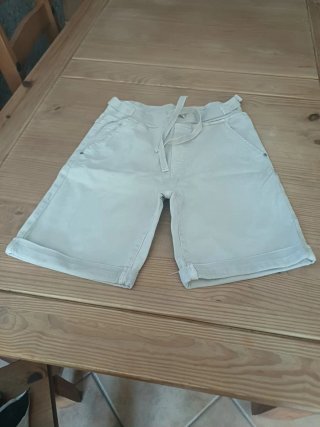 Pantalones cortos de cuadros rojos y blancos