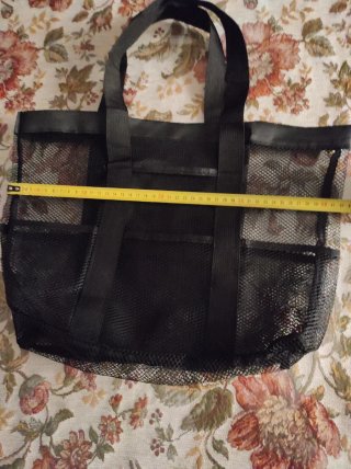 Bolso de playa negro y morado
