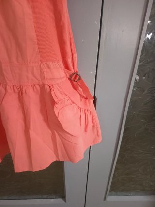 Vestido rosa con volantes