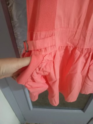 Vestido rosa con volantes