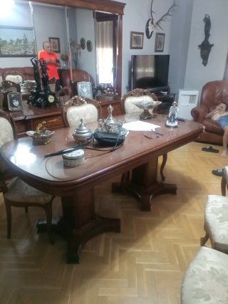 Mesa comedor y 6 sillas madera y tela
