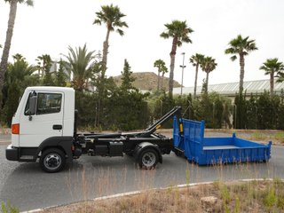NISSAN ATLEON GANCHO Y CAJA