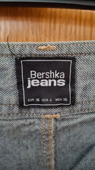Falda vaquera Bershka