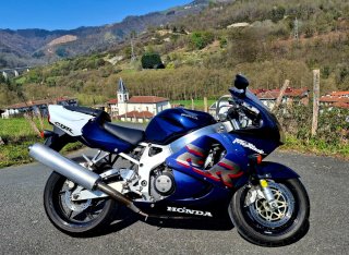 Honda CBR 919 RR Fireblade 99
