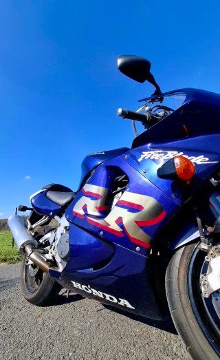 Honda CBR 919 RR Fireblade 99