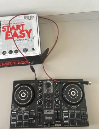 Hercules DJControl Impulse 200 DJ Controller