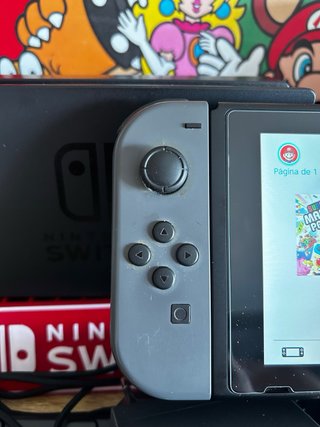 Nintendo Switch con caja y accesorios originales