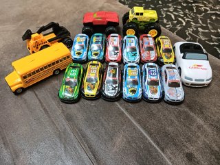 Lote de coches de juguete jui