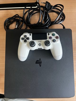 Consola PS4 Slim Negra + Mando Blanco