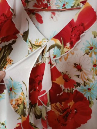 Camiseta volantes y flores+Falda Roja Made inSpain