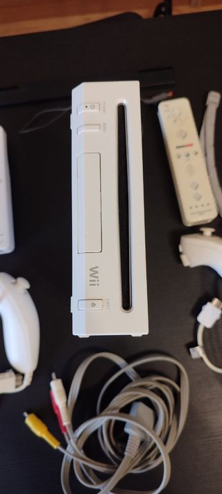 Nintendo Wii Console Completa con 2 Controller