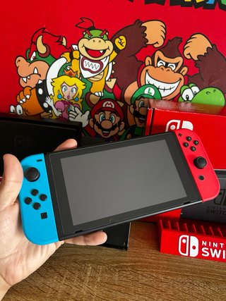 Nintendo Switch Consola + Accesorios COMO NUEVA