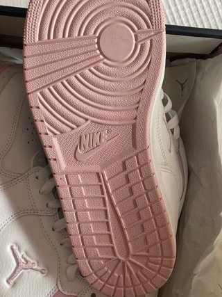 Zapatillas Jordan Blancas y Rosas