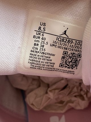 Zapatillas Jordan Blancas y Rosas