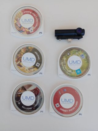 5 UMDs PSP + Cámara PSP