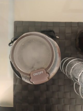 Cafetera Monix 3 tazas + Molinillo KYG + 6 vasitos