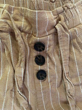 Shorts Stradivarius rayas botones