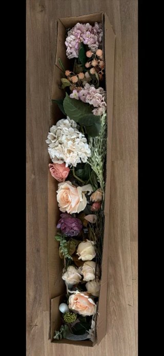 Caja de flores decorativas