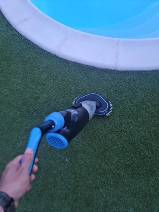 Limpiafondos piscina TILLVEX a batería