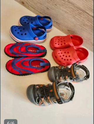 Lote Sandalias y crocs para Niño Talla 25