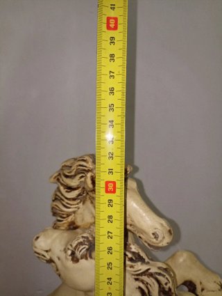 Statua di due cavalli