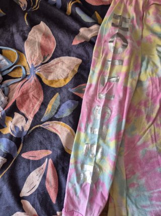 Camiseta Hollister Tie-Dye Manga Larga Talla XS