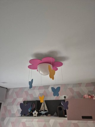 Lámpara infantil flor con mariposas
