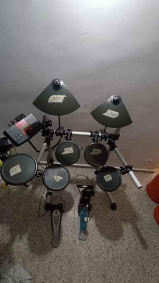 Batería Electrónica Yamaha DTXPLORER Completa