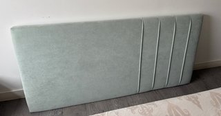 Cabecero Conforama Verde Agua (precio negociable)