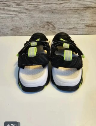 Sandalias y chanclas niño T. 32-33 Piscina o playa