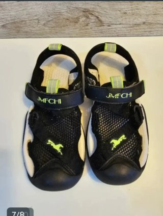 Sandalias y chanclas niño T. 32-33 Piscina o playa