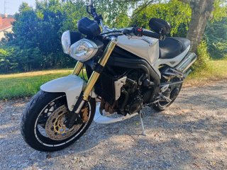 Triumph Speed Triple 1050 Blanca