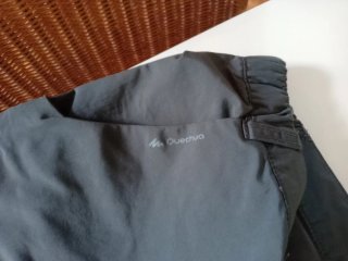Pantalón senderismo Quechua T.40 Gris
